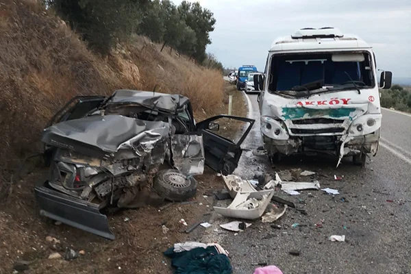 Denizli'de trafik kazası: 3 yaralı