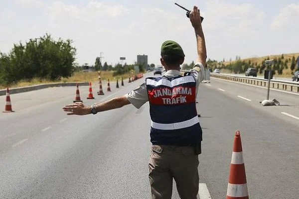 Dili boğazına kaçan çocuğa ilk müdahale jandarmadan