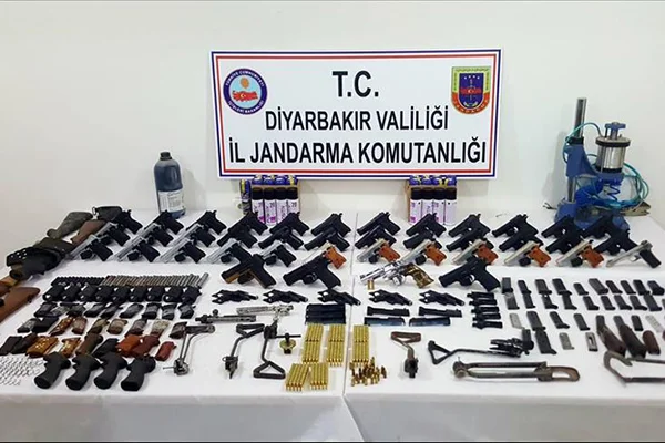 Diyarbakır'da silah kaçakçılığı operasyonu: 5 gözaltı