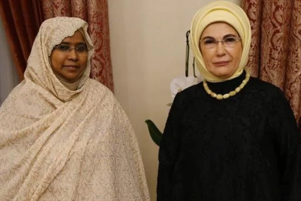 Emine Erdoğan, Sudan Genel Eğitim Bakanı Abdalla ile görüştü