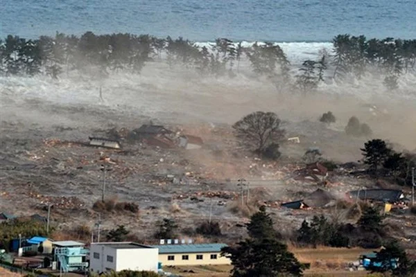 Endonezya'da tsunami: Yüzlerce ölü var