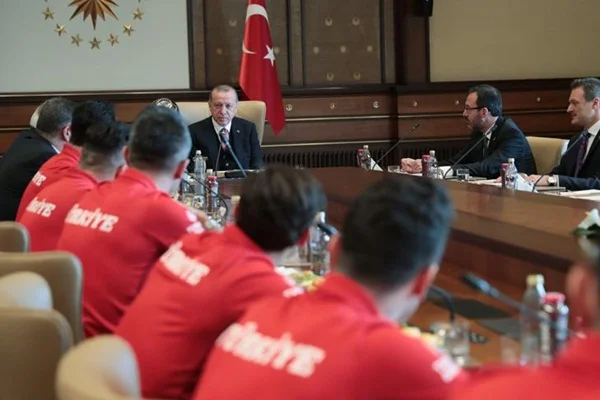Erdoğan, Ampute Futbol Milli Takımını kabul etti