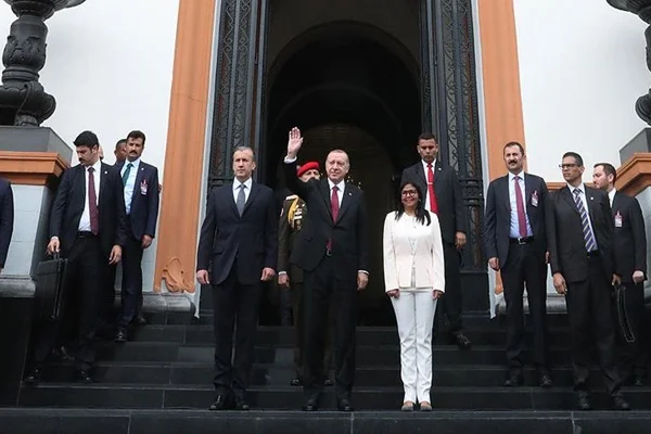 Erdoğan, Simon Bolivar Anıt Mezarı'nı ziyaret etti