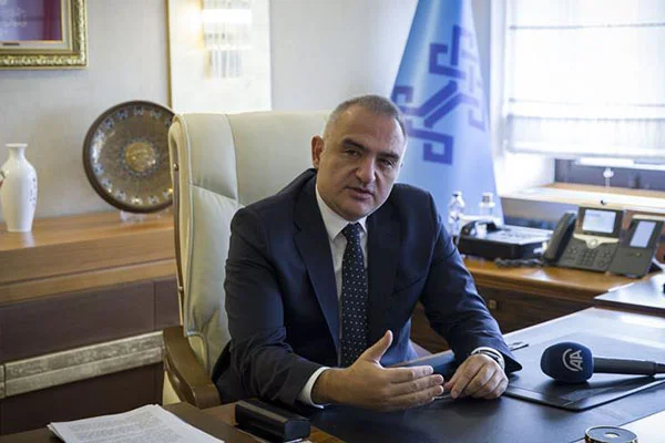 Ersoy: Sinema sanatına hak ettiği desteği vermeye başlıyoruz