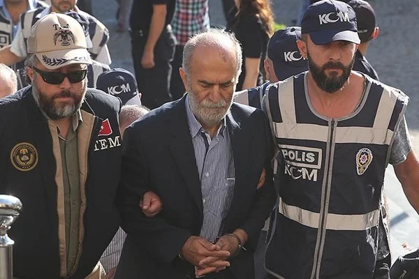Eski Bursa Valisi'ne FETÖ'den 6 yıl 3 ay hapis