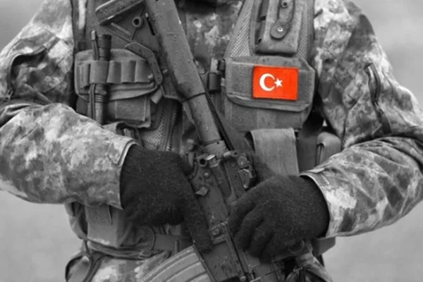 Fatih'te silah sesleri! Özel harekat sevk edildi