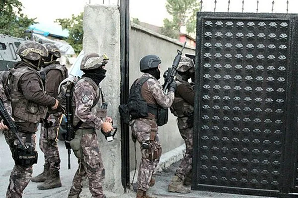 FETÖ firarisi Çeşme'de lüks villada yakalandı