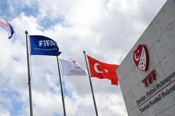 Galatasaray ile Trabzonspor PFDK'ye sevk edildi