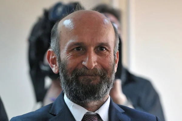 Gazeteci Erdem Gül CHP'den aday oldu