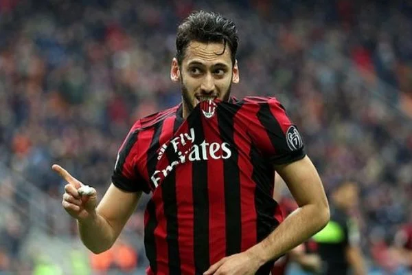 Hakan Çalhanoğlu'na 15 milyon euroluk teklif