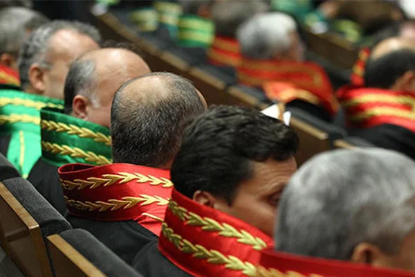 Hakim ve savcılık için 70 puan barajı geliyor