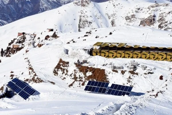 Hakkari'de çığ düştü: Şehit ve yaralı var