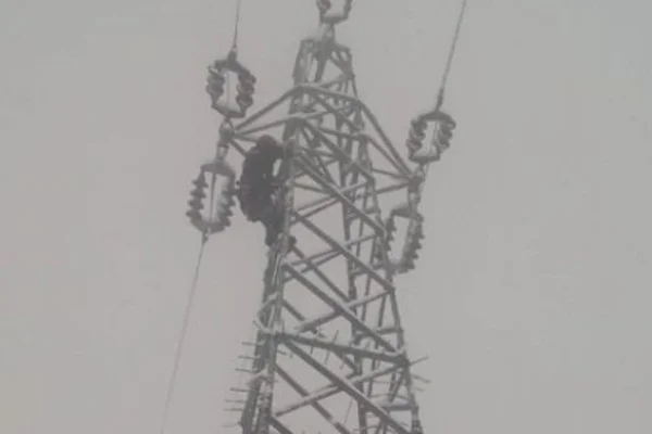 Hakkari'de elektrik arızası için mücadele