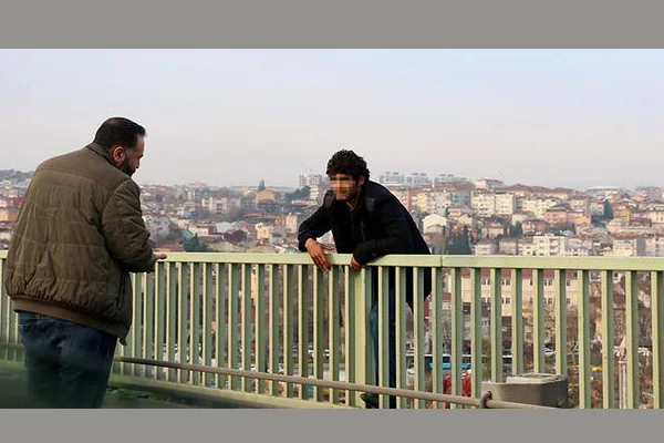 Haliç Köprüsü'nde intihar girişimi