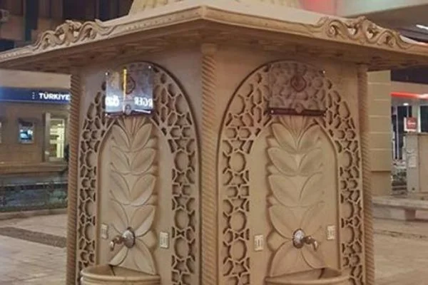 Hayır çeşmesinin musluklarını çaldılar