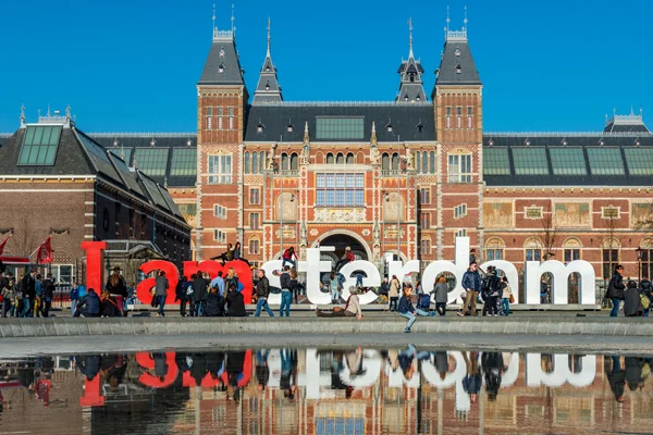 Hollanda'da gençleri alkol ve uyuşturucu bağımlılığından kurtaracak İzlanda modeli