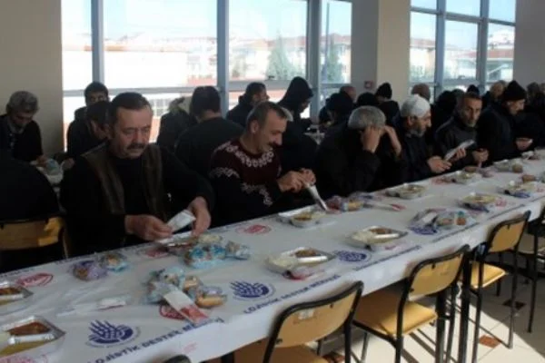 İBB, soğuk havada sokakta yaşayanlara sahip çıktı
