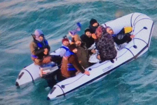 İngiltere'ye girmeye çalışan 40 göçmen yakalandı