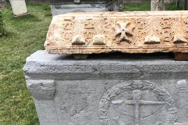 İnşaat kazısında 'Danyal Peygamber kabartması' bulundu