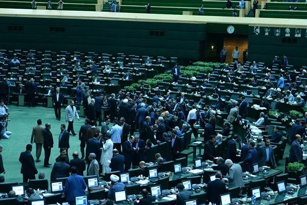 İran ekonomik sorunlar nedeniyle bütçeyi kıstı