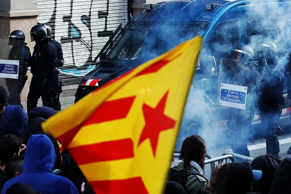 İspanya kabinesine Katalan protestosu