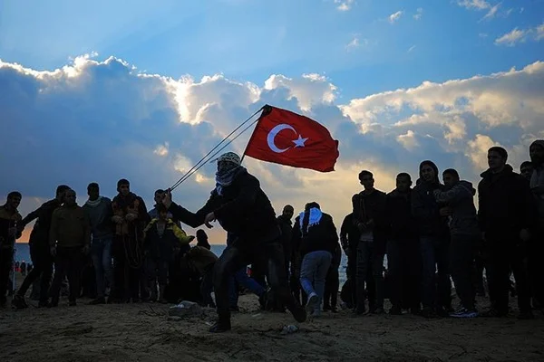 İsrail, Gazze sahilinde 14 Filistinliyi yaraladı