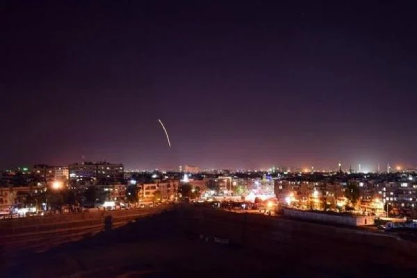 İsrail uçakları, Şam'ı bombaladı.