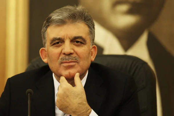 İşte Gül'ün parti kuracağı iddialarını yalanlamamasının nedeni