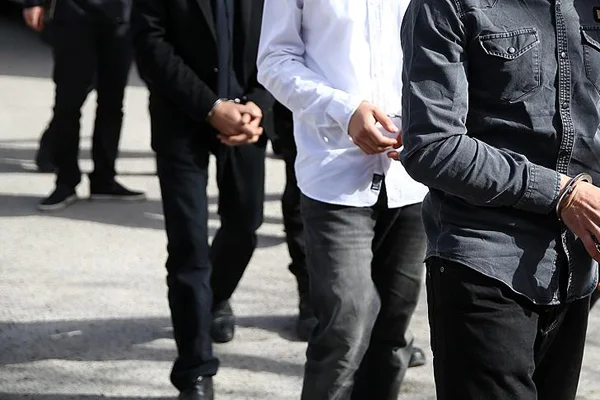 İzmir'de terör örgütü PKK/KCK operasyonu: 16 gözaltı