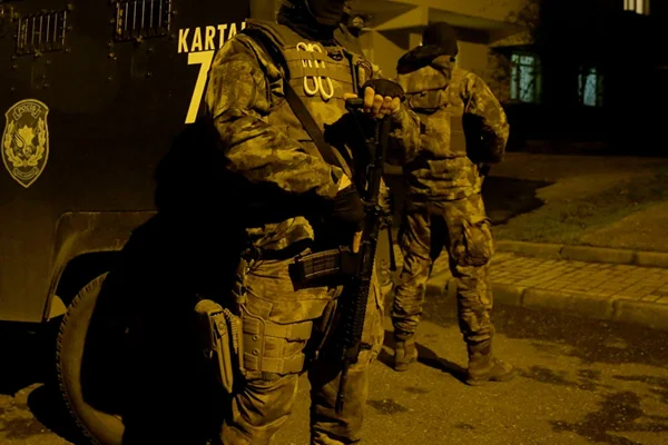 Kısıklı'daki bir holding binasında bomba düzeneği bulundu