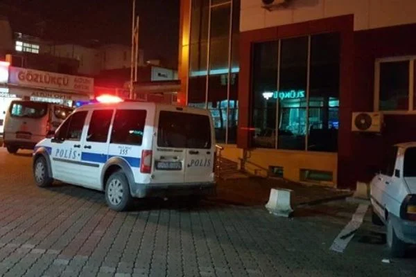 Komşusunu yaralamaktan gözaltına alınan kişi Emniyet Müdürlüğü'nde intihar etti