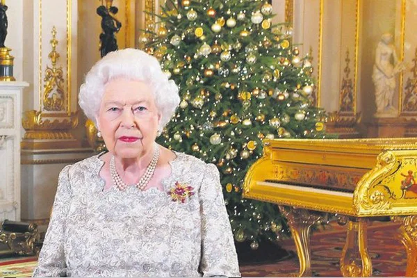 Kraliçe Elizabeth'in yeni yıl mesajında Saddam Hüseyin ayrıntısı