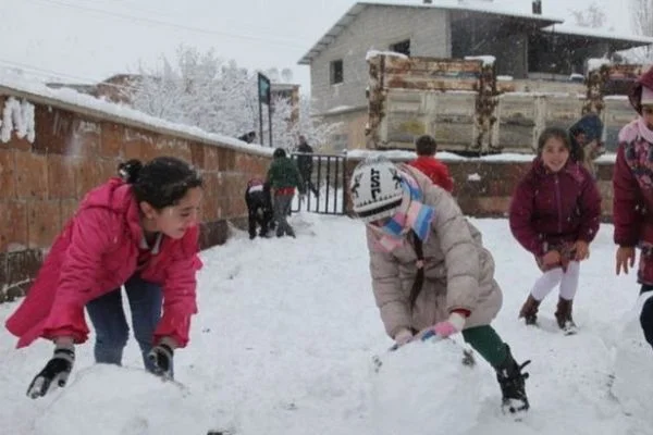Malatya'da eğitime kar engeli