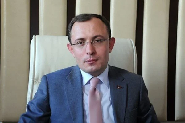 Mehmet Muş'tan Ekrem İmamoğlu'na: Cahil görmek istiyorsan aynaya bak