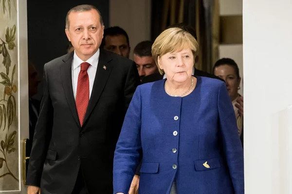 'Merkel, mülteciler konusunda Türkiye'yi takdir etti'