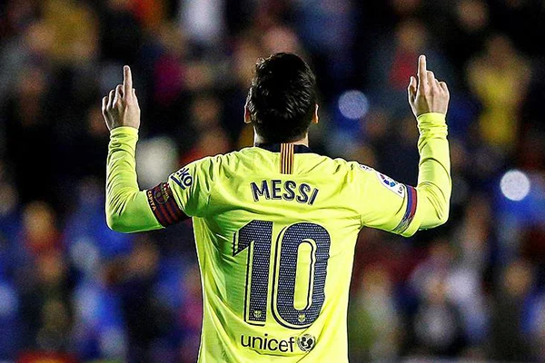 Messi La Liga'da gol krallığı yarışında ilk sıraya yükseldi