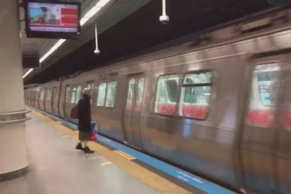 Metro hattında intihar sefer güzergahını değiştirdi