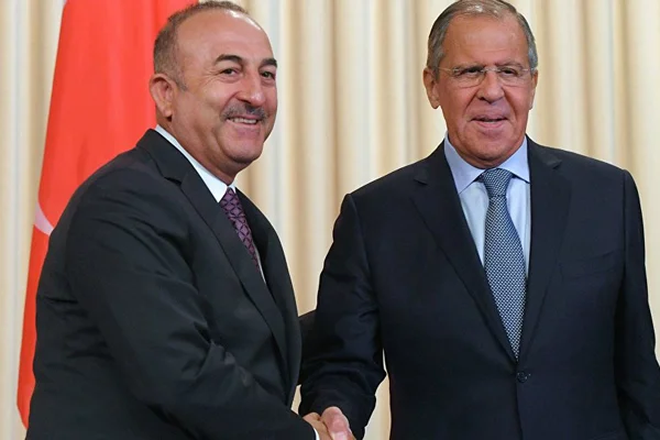 Mevlüt Çavuşoğlu ve Sergey Lavrov, Bakü'de bir araya geldi