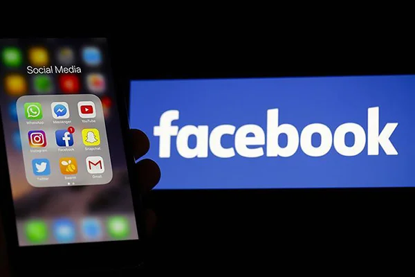 Milyonlarca Facebook fotoğrafları üçüncü parti yazılımlarla paylaşılmış olabilir
