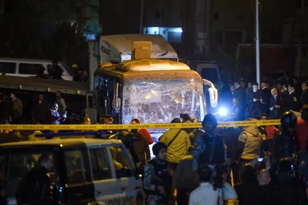 Mısır'daki turistlere saldırı sonrası yetkililer 40 teröristin öldürüldüğünü duyurdu