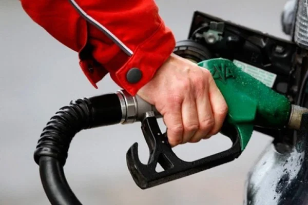 Motorine 8 kuruş zam yapılması gündemde: Pompa fiyatı sabit tutulacak