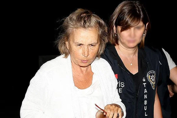Nazlı Ilıcak'a 'Cumhurbaşkanına hakaret' suçundan hapis