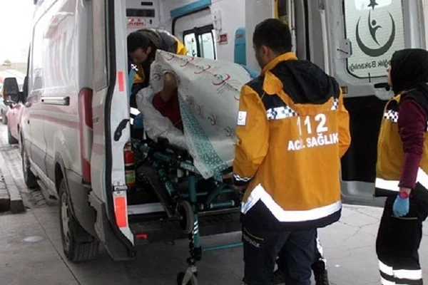 Odasının düzenini değiştiren kardeşini defalarca bıçakladı