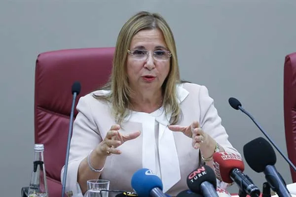 Pekcan: TL ile ihracat yapana kredi verilecek