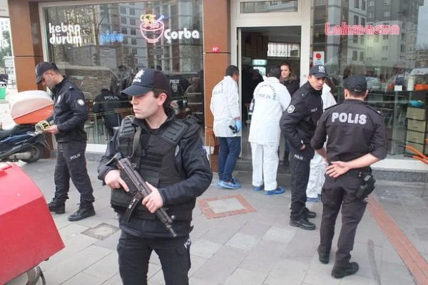 Pendik'te silahlı saldırı: Ölü ve yaralılar var