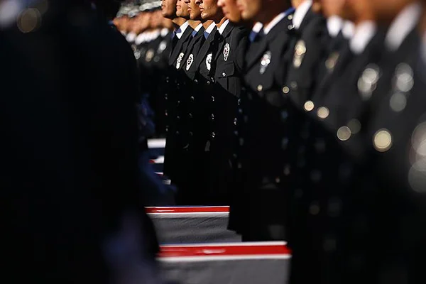 Polis kimlik kartları değişiyor