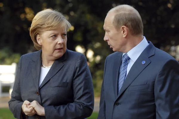 Putin ve Merkel'den Suriye görüşmesi