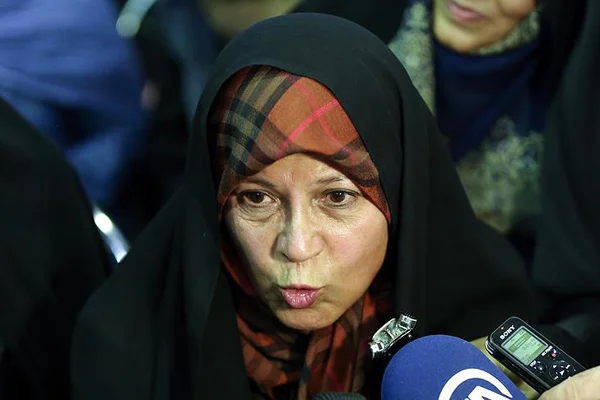 Rafsancani'nin kızından 'rejim içeriden çöktü' yorumu
