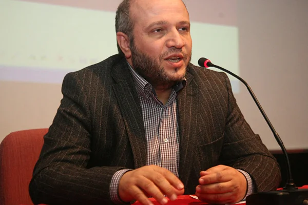 Sabah yazarı Tuna: Metin Akpınar'a geçmiş günlerin hatırına sahip çıkalım