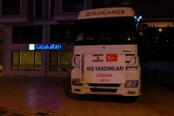 Sadakataşı kış yardımlarını sürdürüyor